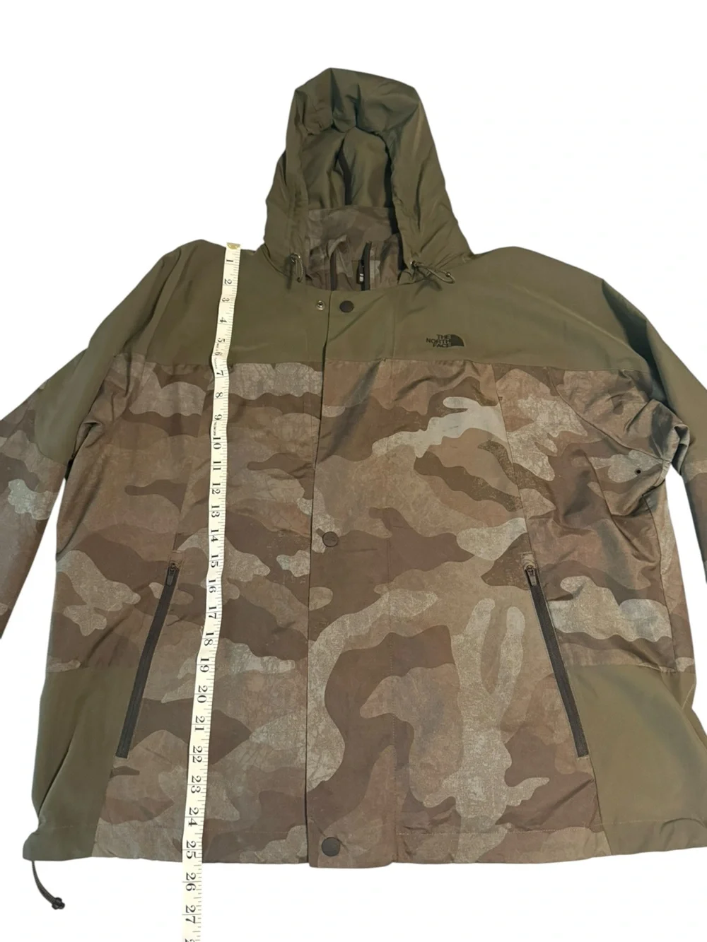 The North Face Women's Olive Green & Camo Hooded Utility Windbreaker Jacket - Picture 11 of 12